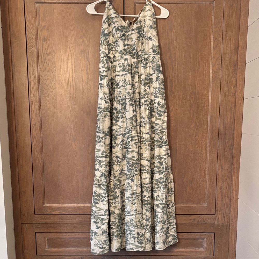 Elegant Green and Cream Maxi Dress